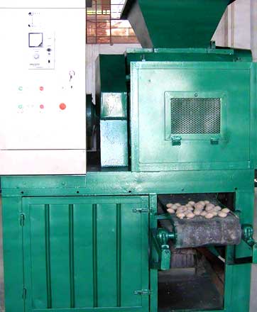 High pressure briquetting machine